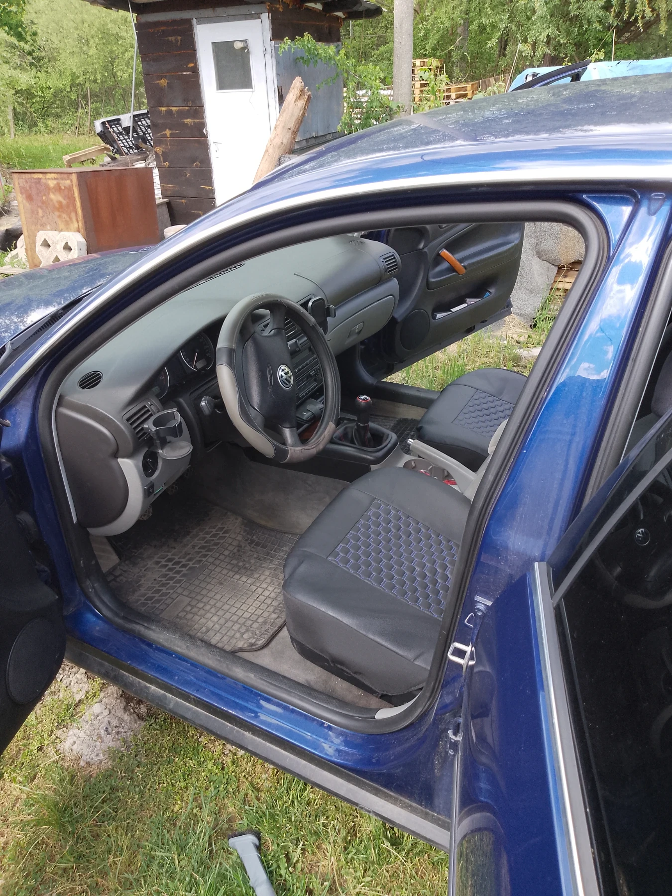 VW Passat 1.8 TURBO, снимка 4 - Автомобили и джипове - 54381335