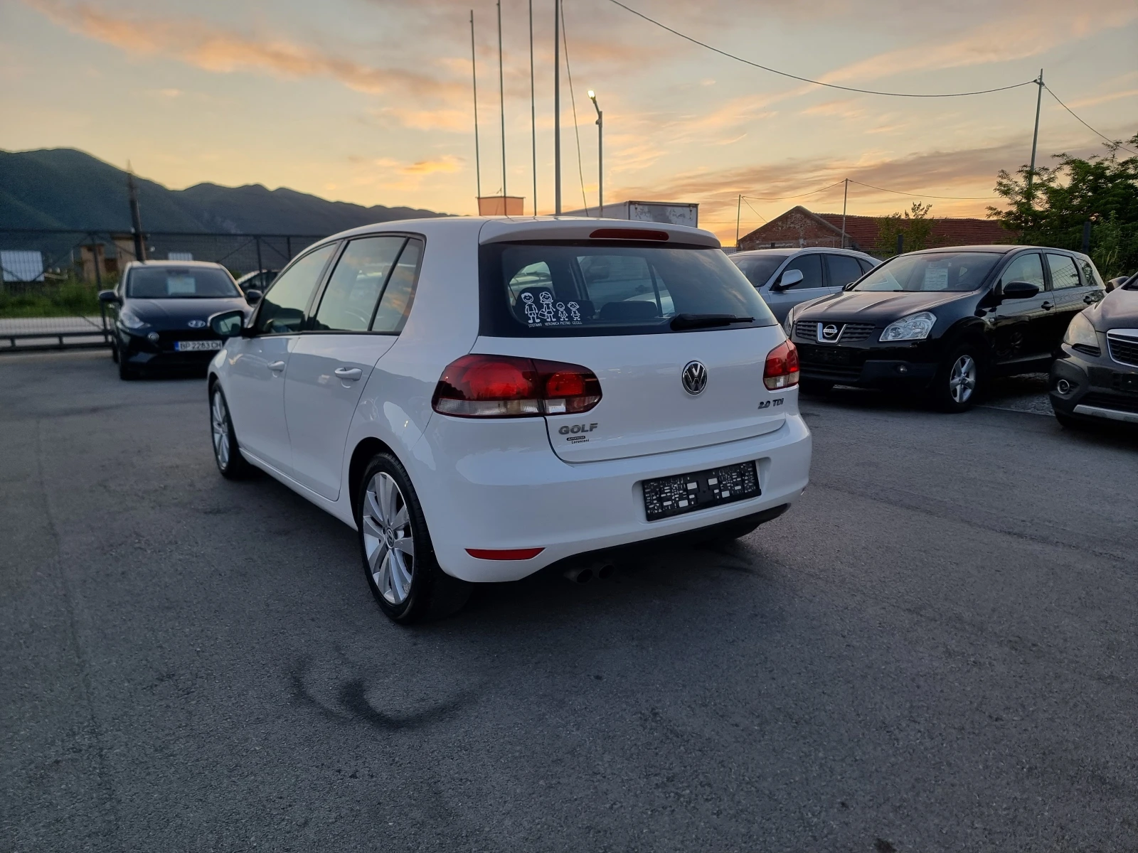 VW Golf 2.0TDI, снимка 5 - Автомобили и джипове - 54549724