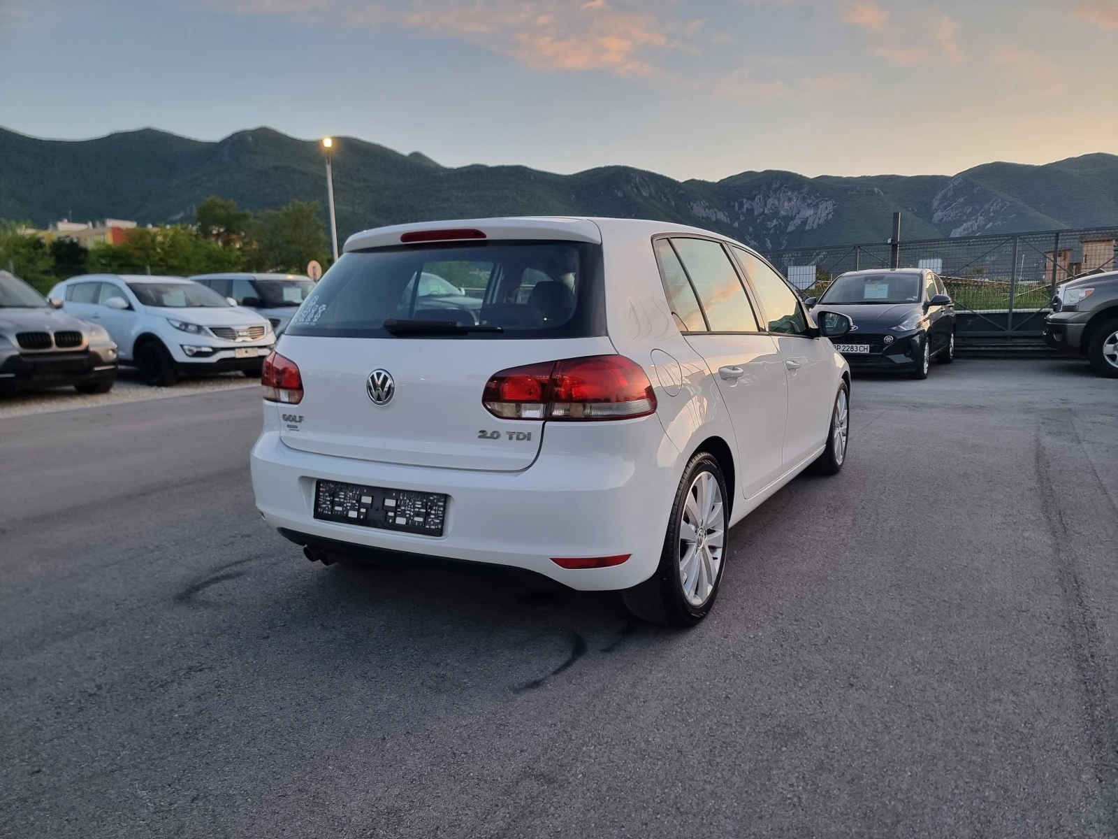 VW Golf 2.0TDI, снимка 6 - Автомобили и джипове - 54549724