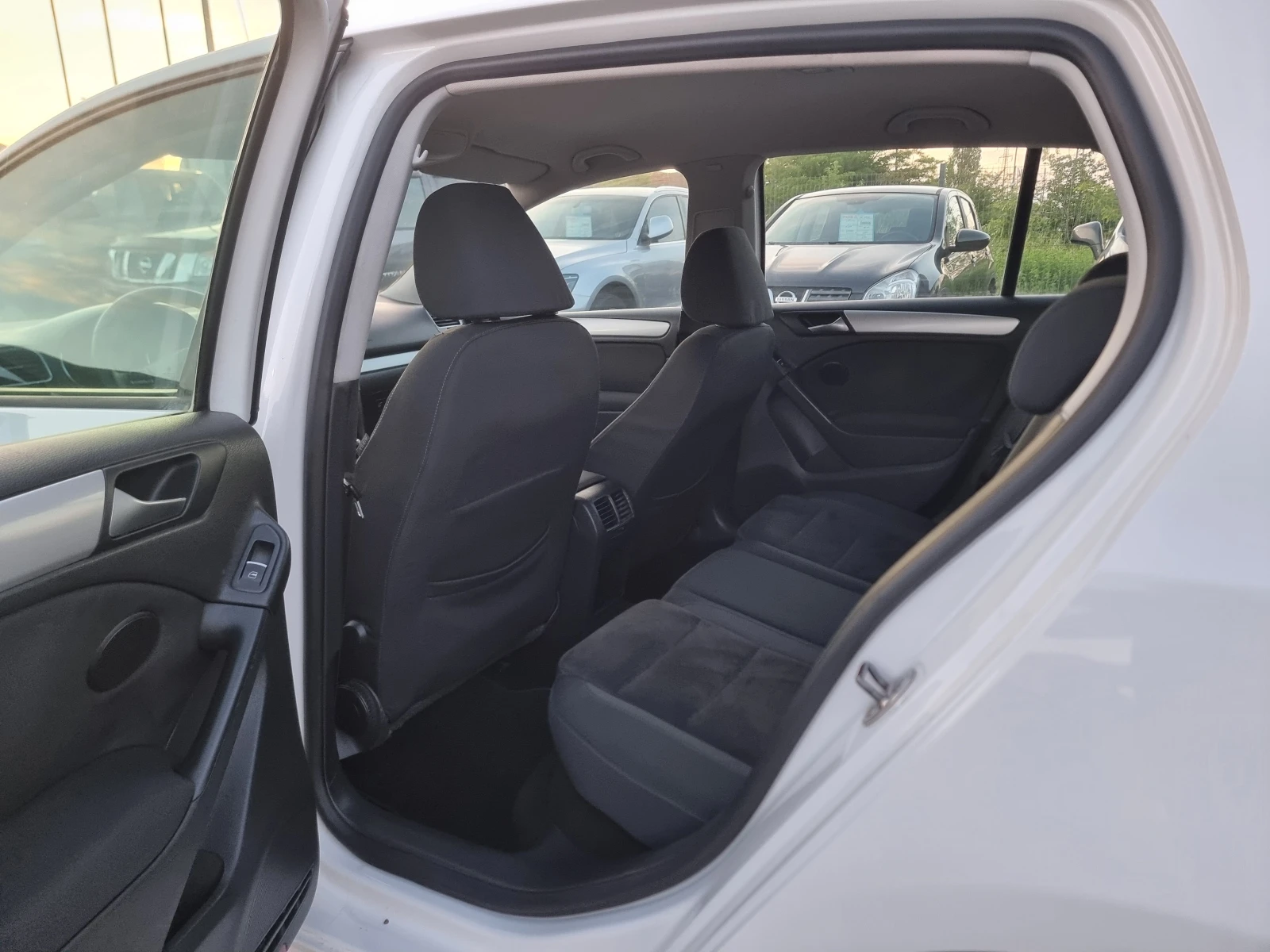 VW Golf 2.0TDI, снимка 11 - Автомобили и джипове - 54549724