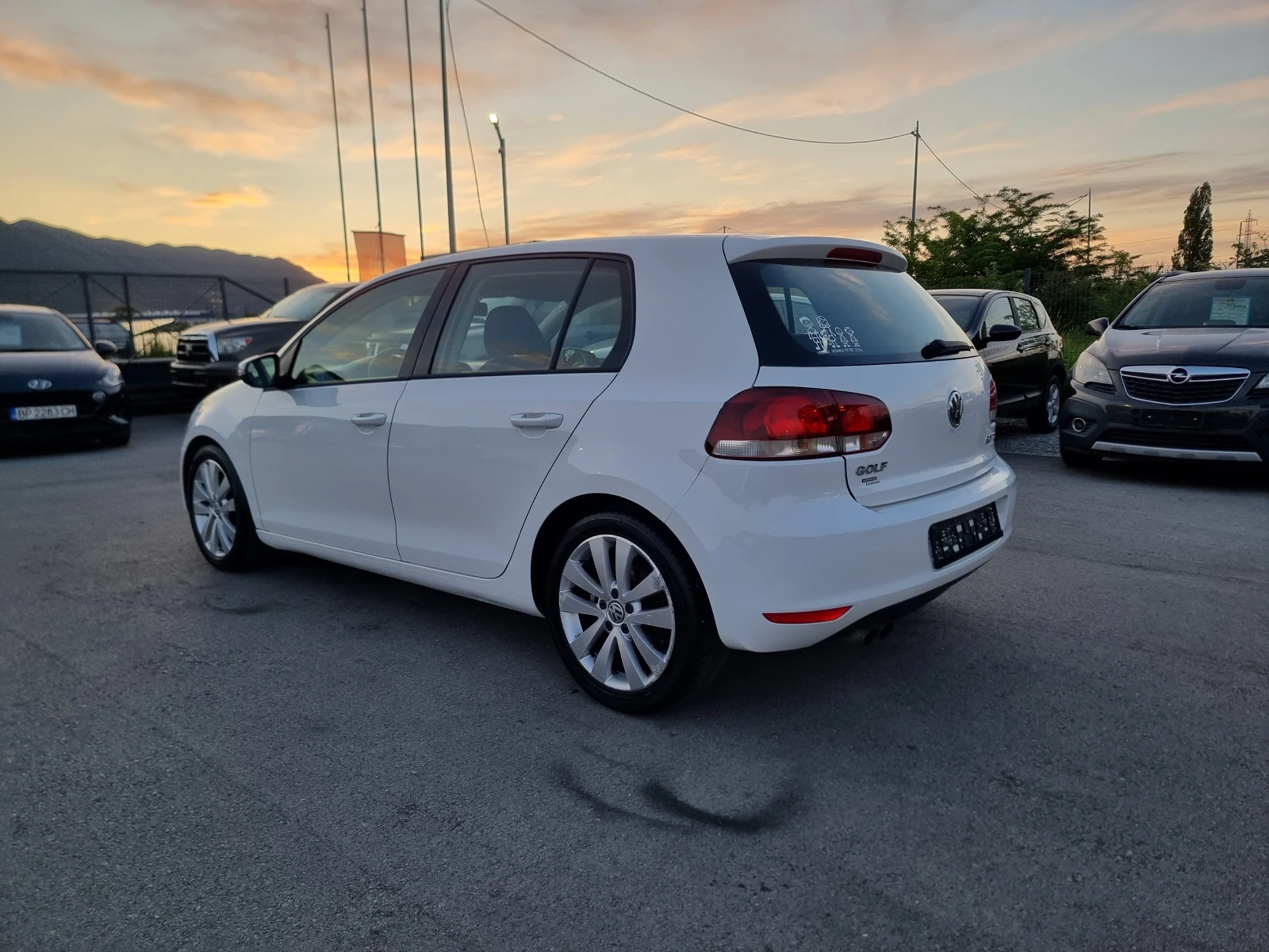 VW Golf 2.0TDI, снимка 4 - Автомобили и джипове - 54549724
