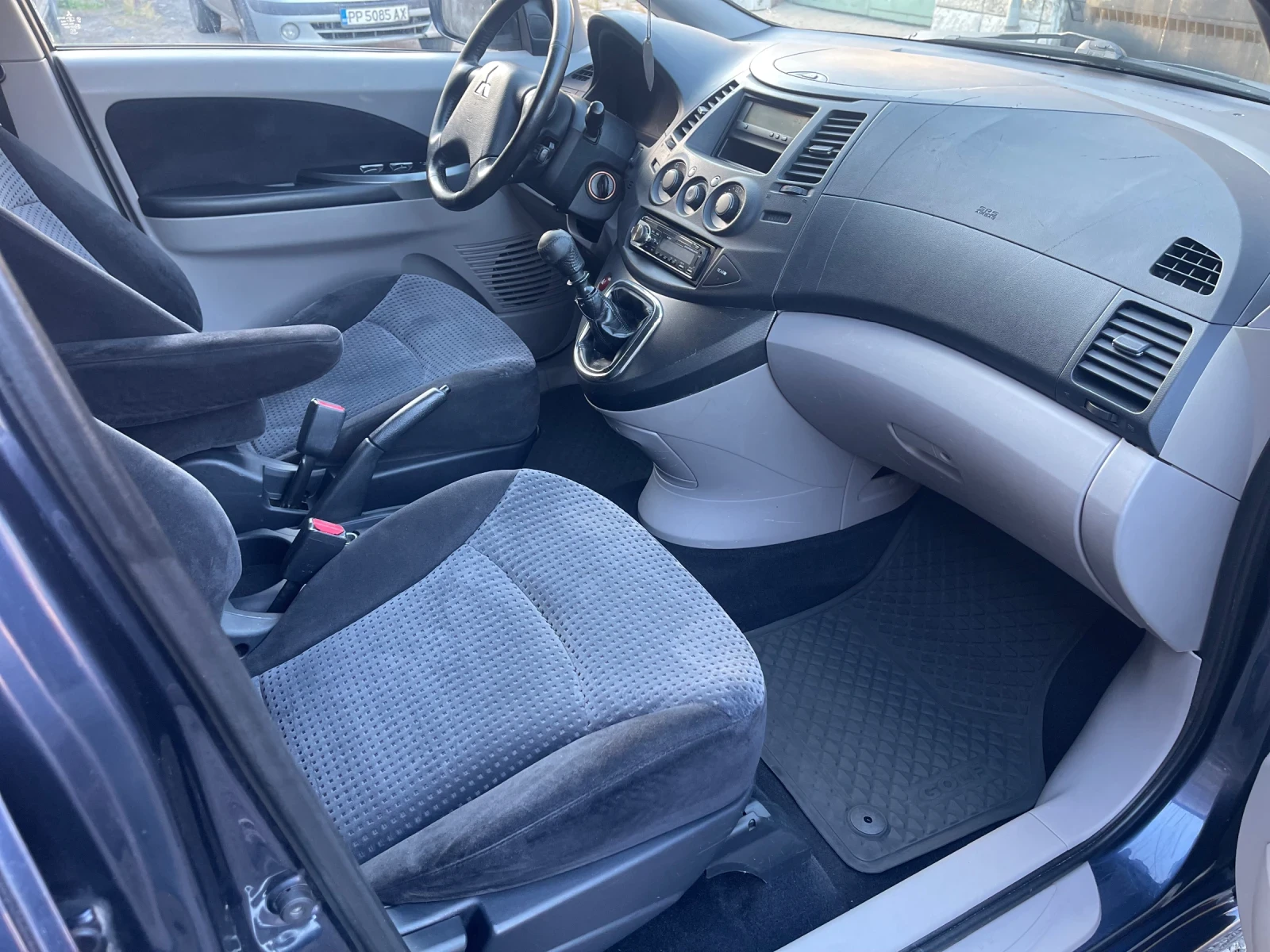 Mitsubishi Grandis Колата е внесена от Германия, 7 места , снимка 10 - Автомобили и джипове - 54906892