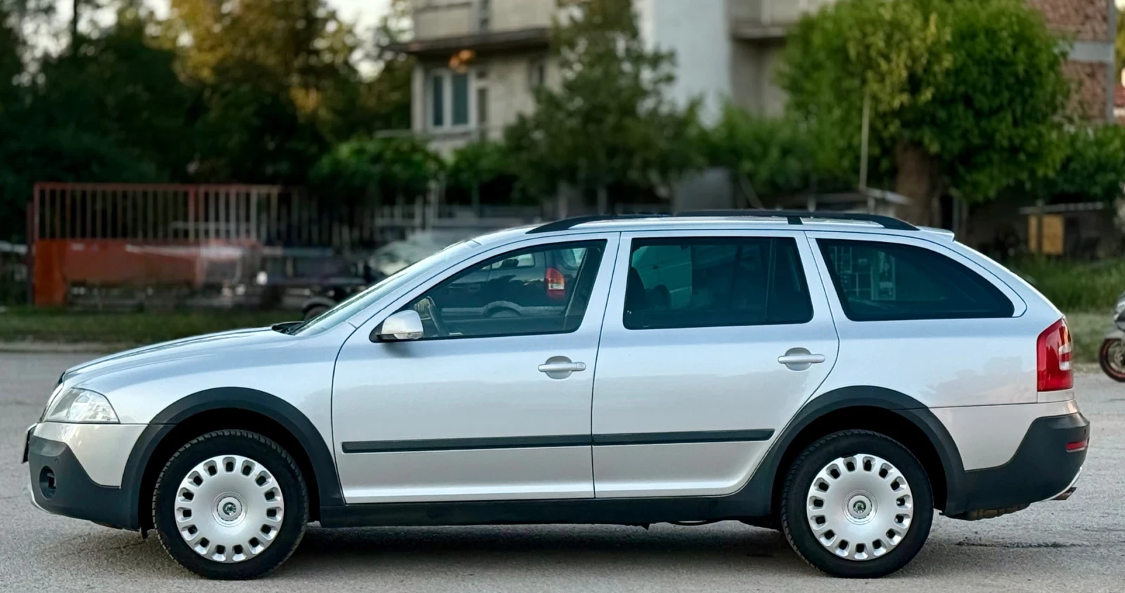 Skoda Octavia Scout* Xenon* KLIMATRONIK, снимка 8 - Автомобили и джипове - 54949177