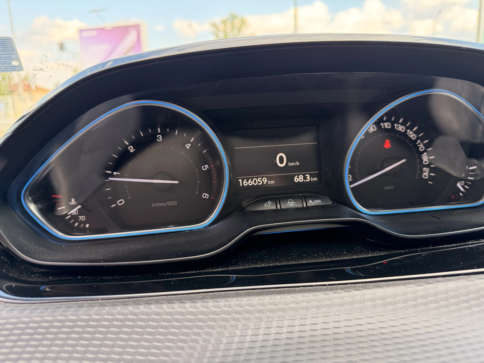 Peugeot 2008 eHDI, снимка 12 - Автомобили и джипове - 54994018