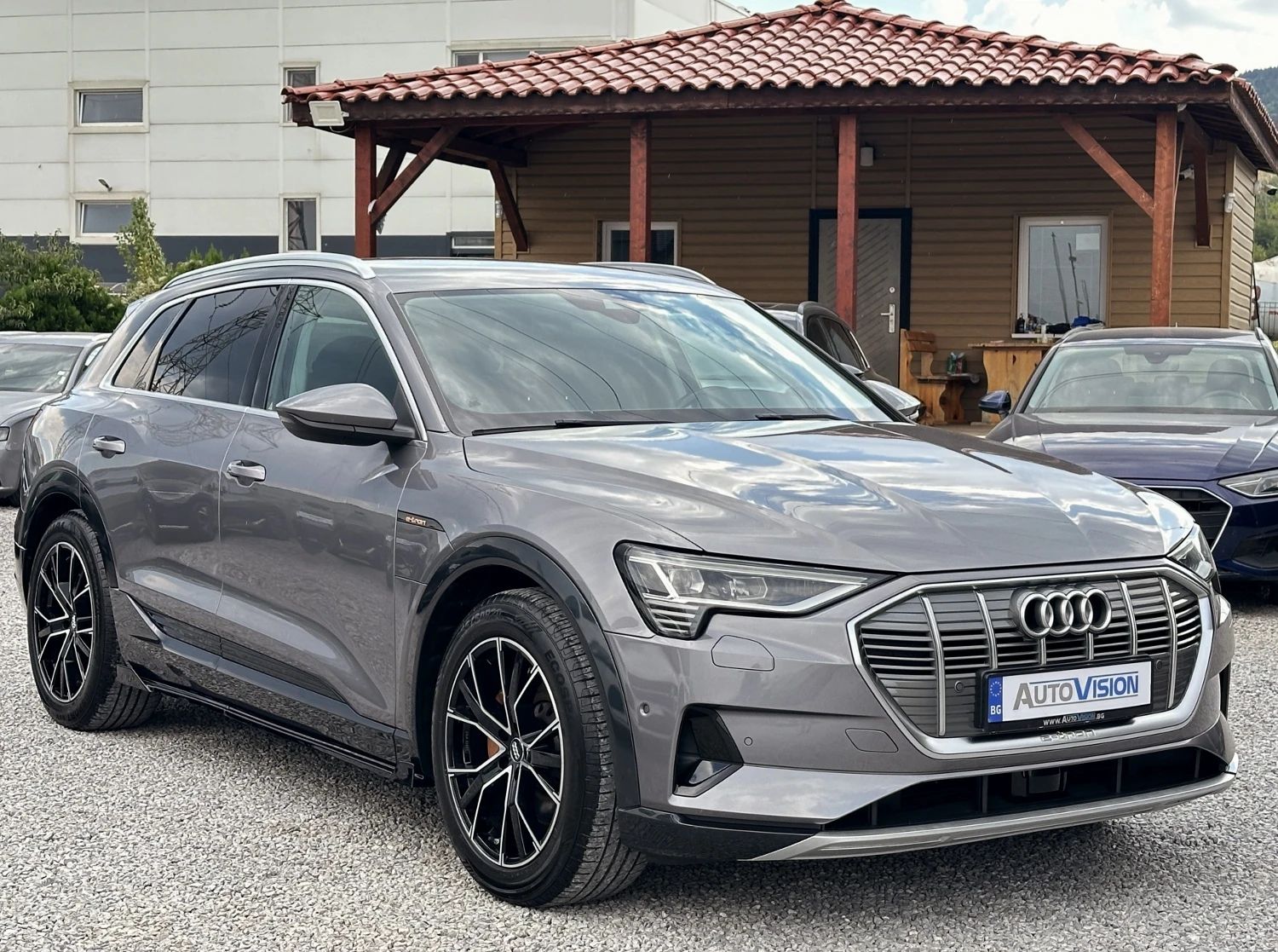 Audi E-Tron 55 Quattro Distronic Keyless Кожа Подгрев Сar play, снимка 3 - Автомобили и джипове - 55674234