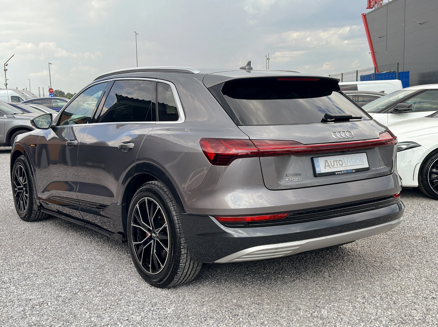 Audi E-Tron 55 Quattro Distronic Keyless Кожа Подгрев Сar play, снимка 4 - Автомобили и джипове - 55674234