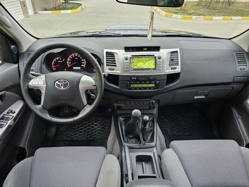 Toyota Hilux Евро5 130.000км, снимка 10 - Автомобили и джипове - 44666845