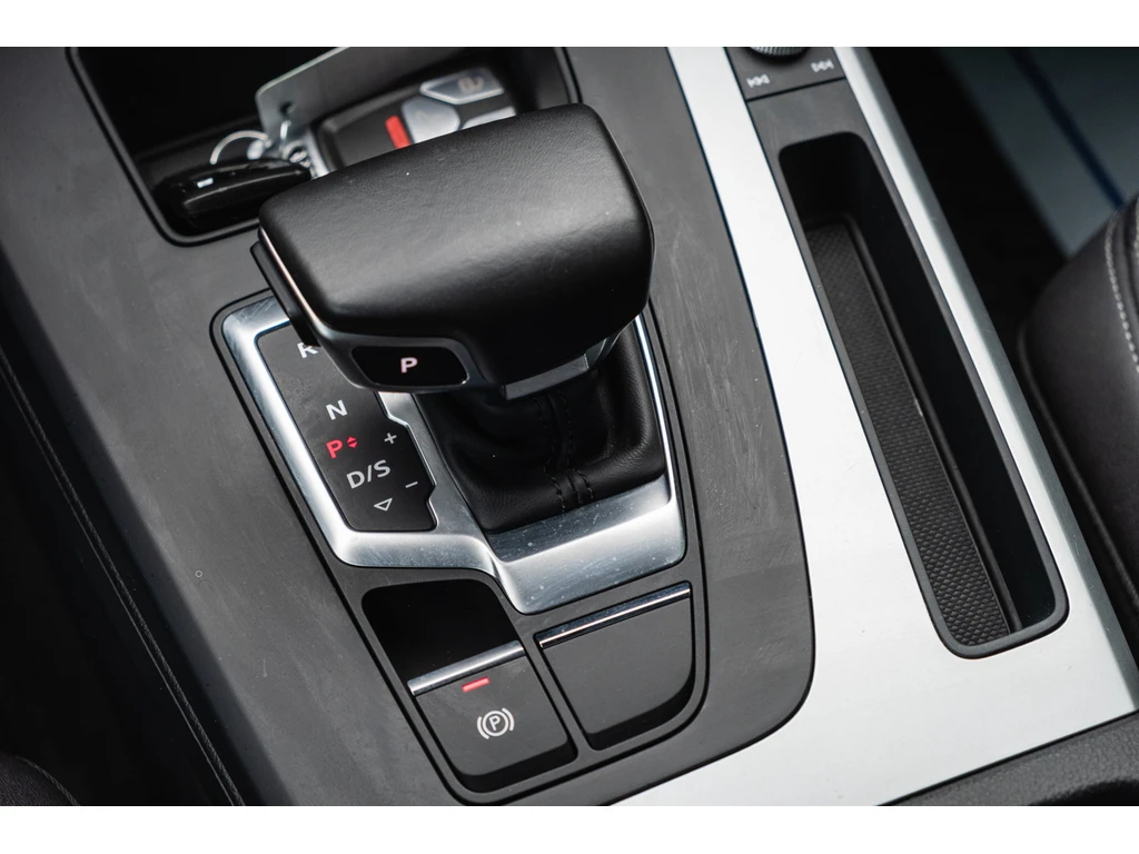 Audi Q5 Без инциденти* Един собственик* Кожа* Подгрев* Пан - изображение 6