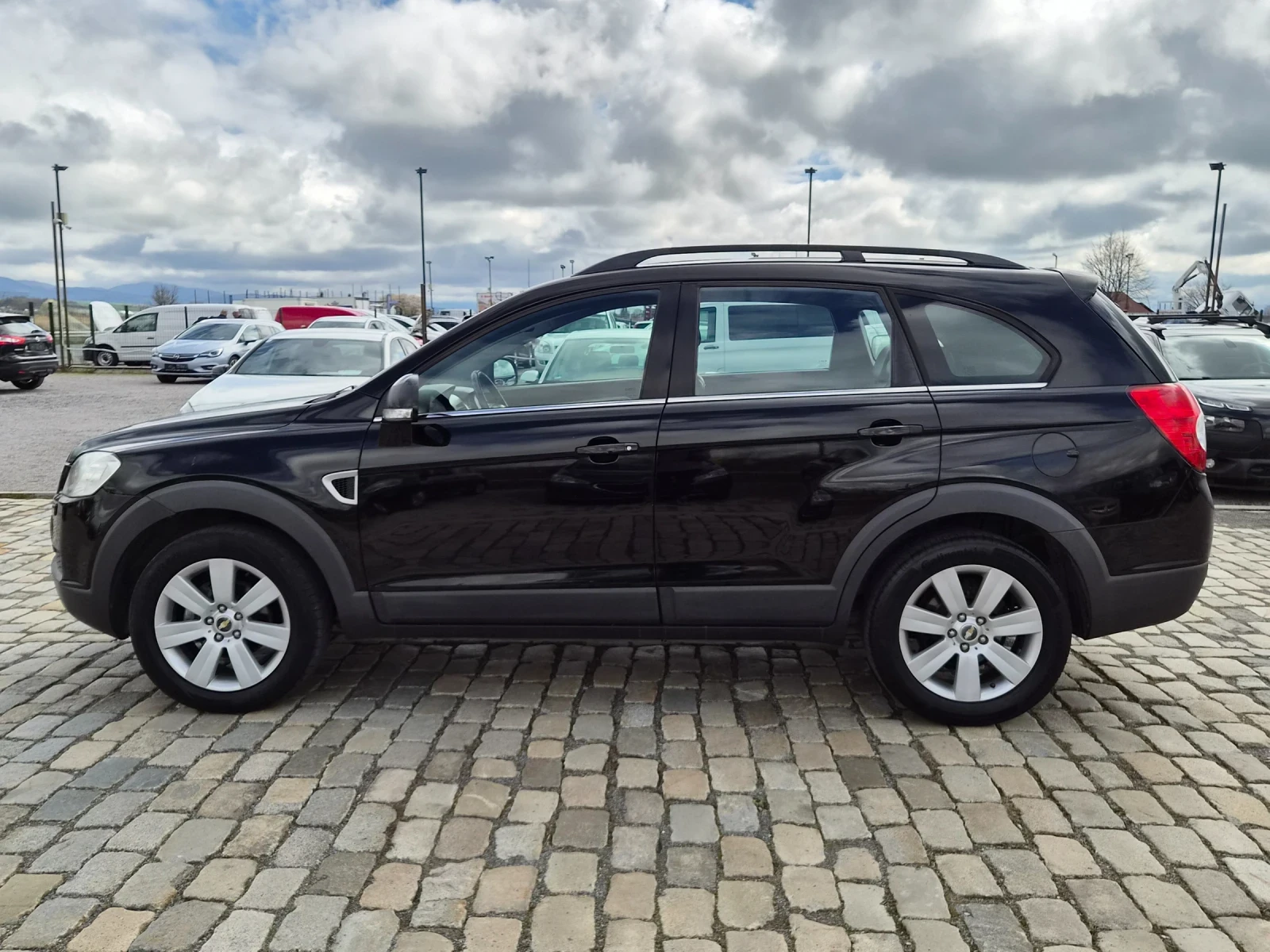 Chevrolet Captiva 2.0D 150кс 4х4 АВТОМАТИК 7 МЕСТА, снимка 4 - Автомобили и джипове - 54097308