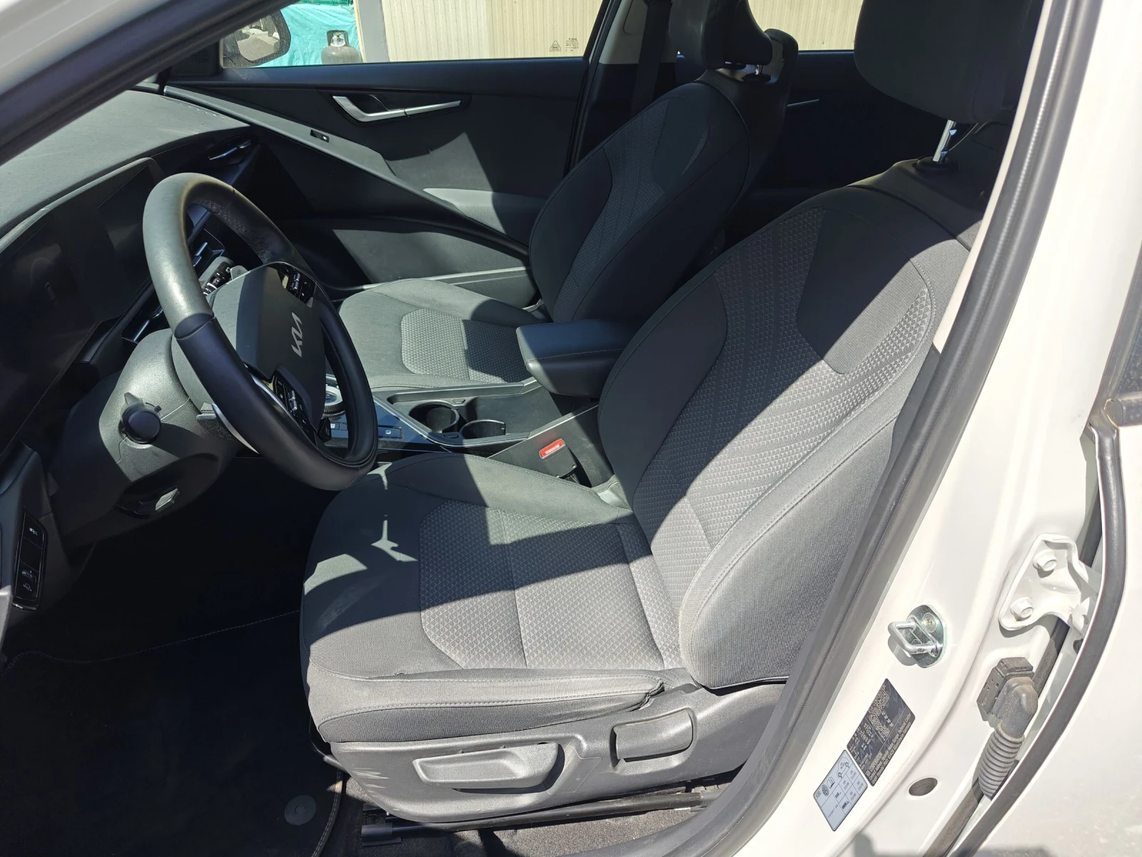 Kia Niro 64.8KWH , снимка 7 - Автомобили и джипове - 54243198