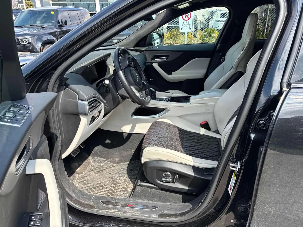 Jaguar F-PACE * SVR * CARFAX * ���� �� �� | Mobile.bg � ����������� 6