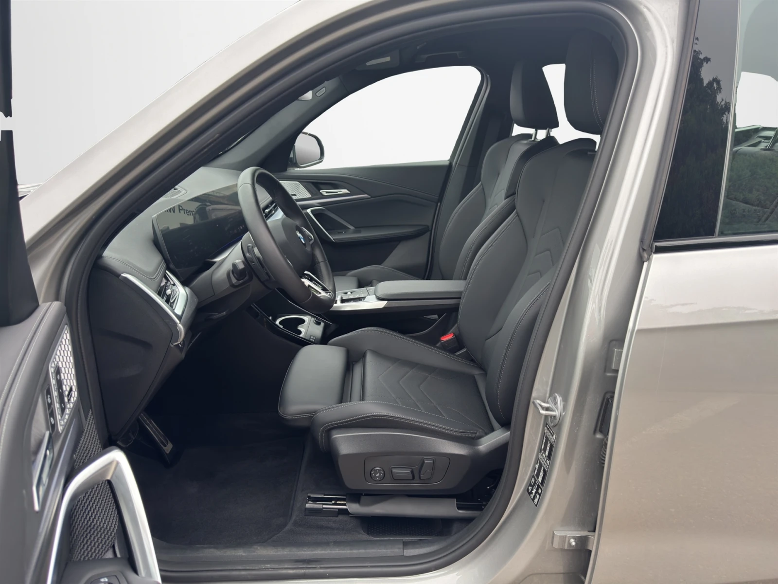 BMW X1 xDrive23i, снимка 6 - Автомобили и джипове - 54364077