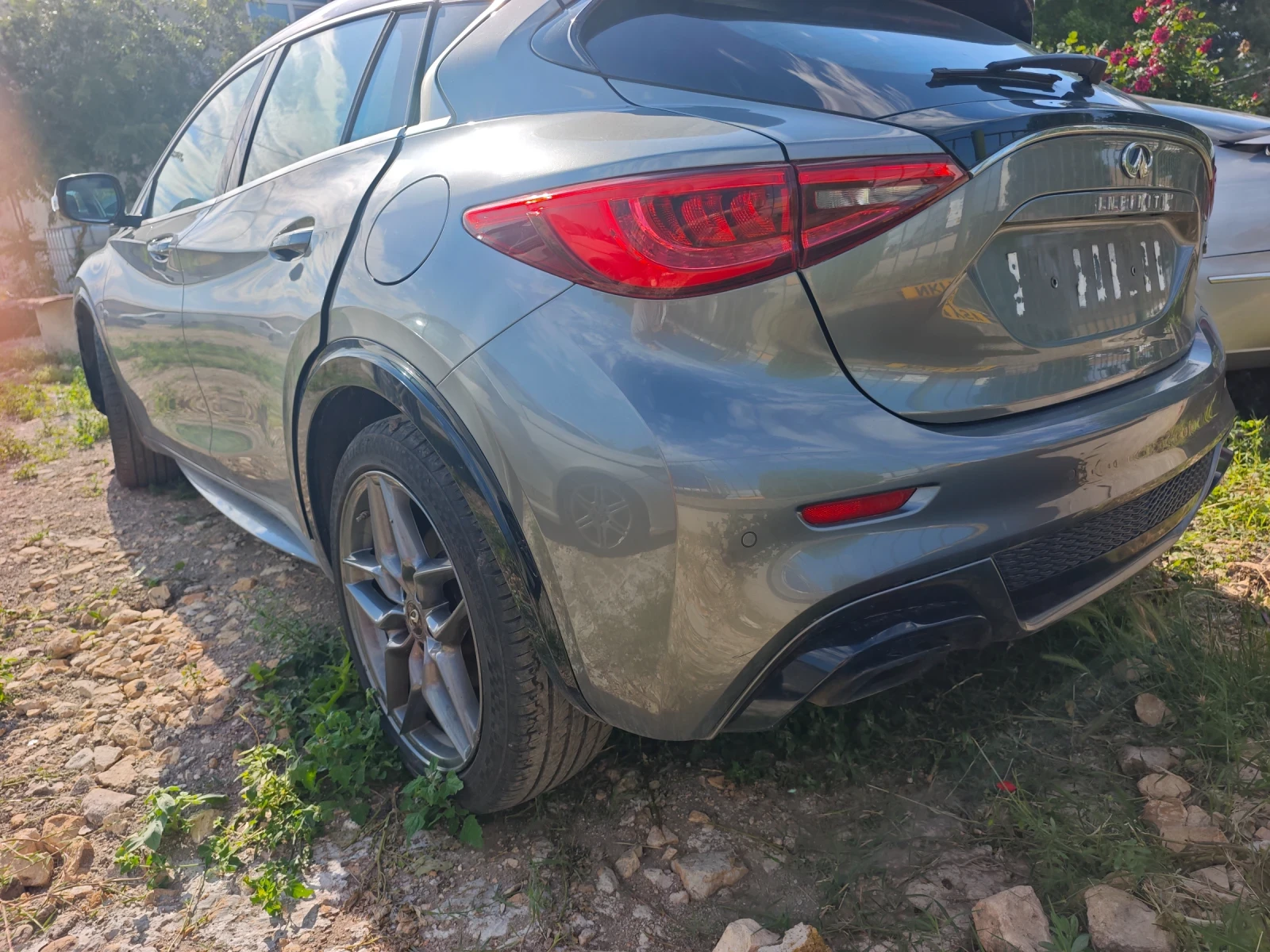 Infiniti Q30, снимка 4 - Автомобили и джипове - 54908493