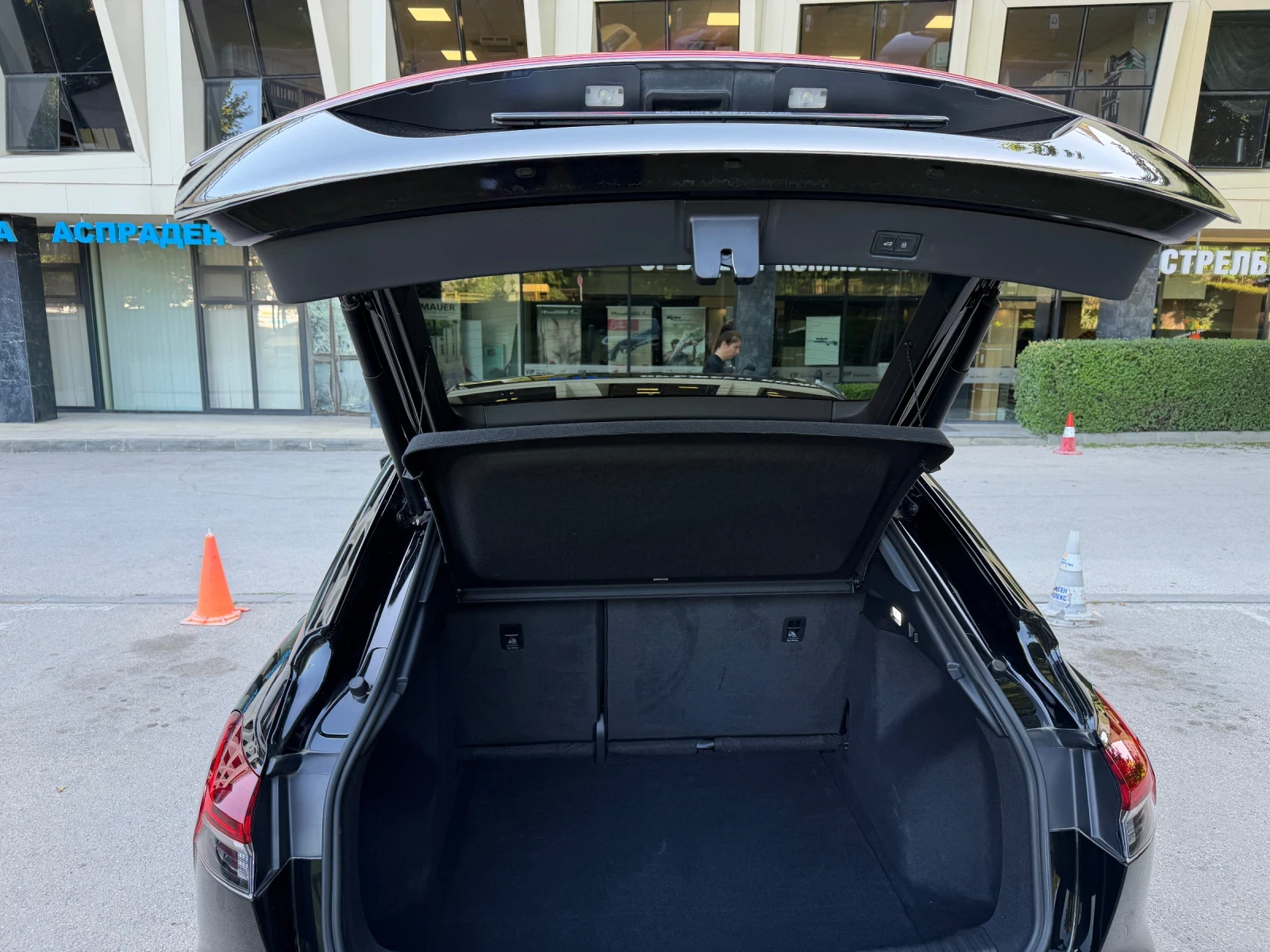 Audi Q4 Etron35-SLine SportBack, снимка 3 - Автомобили и джипове - 55084800