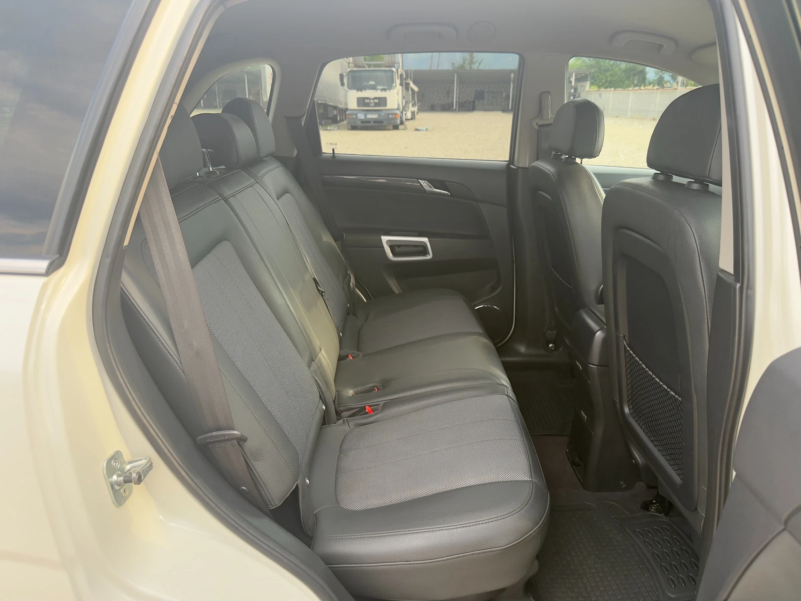 Opel Antara 2.0 CDTI 4x4/Темпомат/Собствен лизинг, снимка 11 - Автомобили и джипове - 55571743