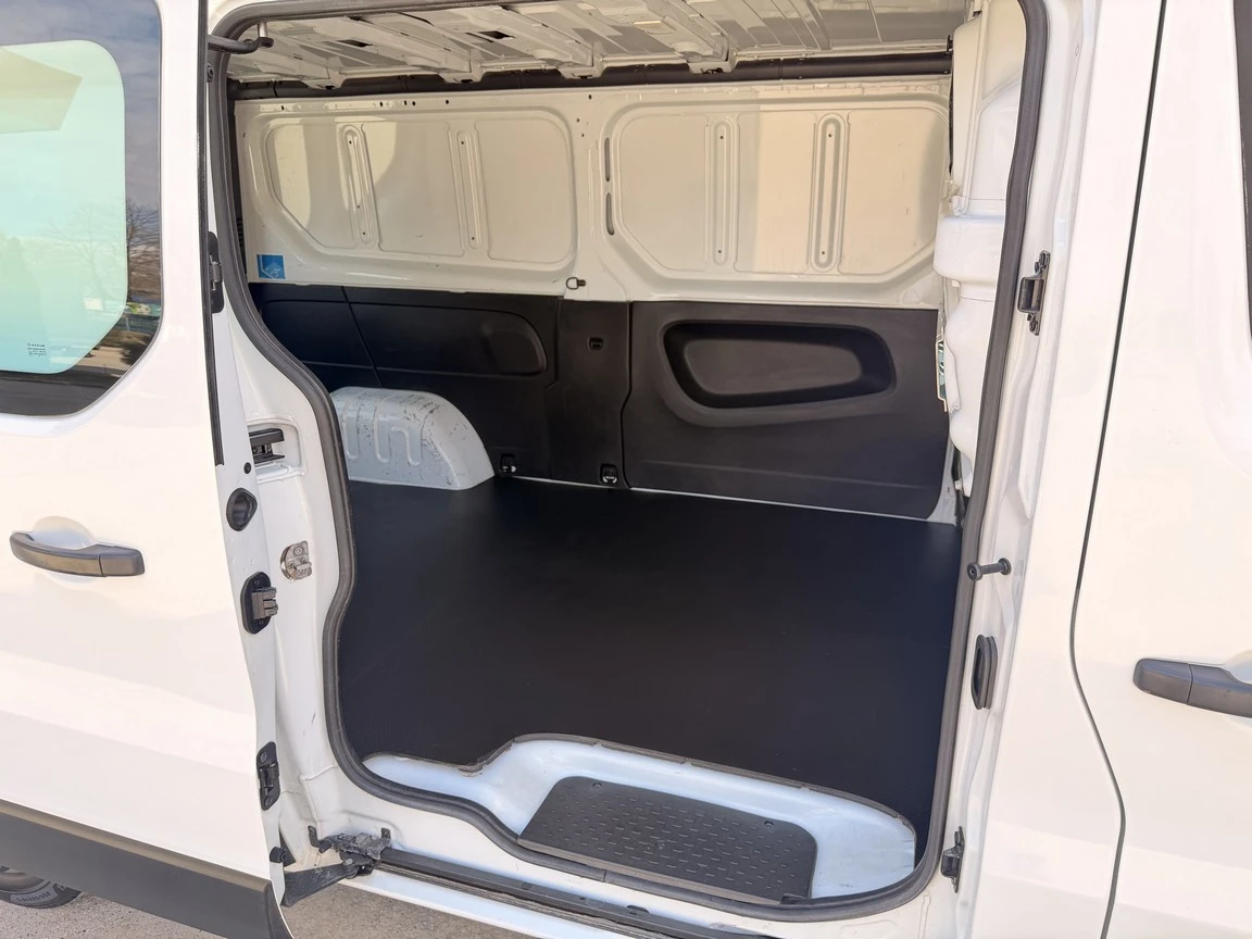 Opel Vivaro L2H1 EURO6Y, снимка 10 - Бусове и автобуси - 53987907