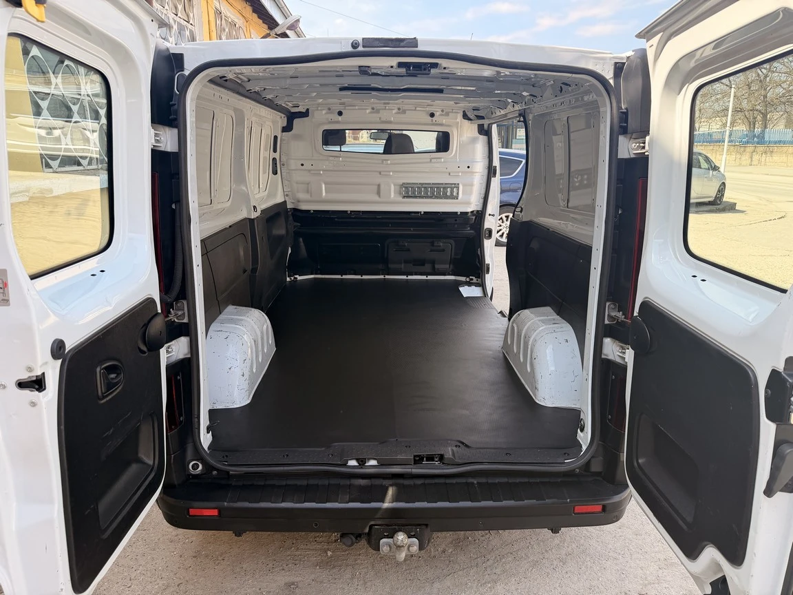 Opel Vivaro L2H1 EURO6Y, снимка 11 - Бусове и автобуси - 53987907