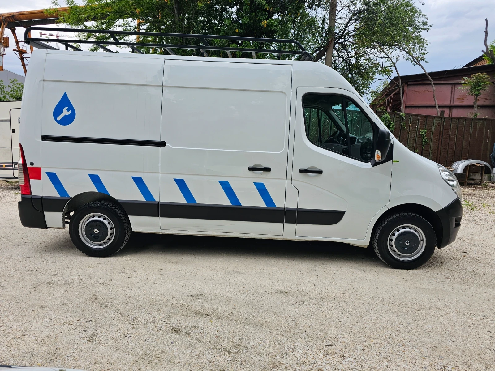 Renault Master 2.3 DCI 125ks, снимка 8 - Бусове и автобуси - 54461732