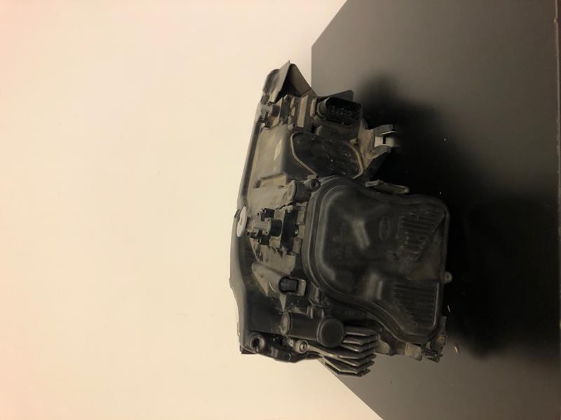 Ксенонов фар за Audi A1, снимка 3 - Части - 36105025