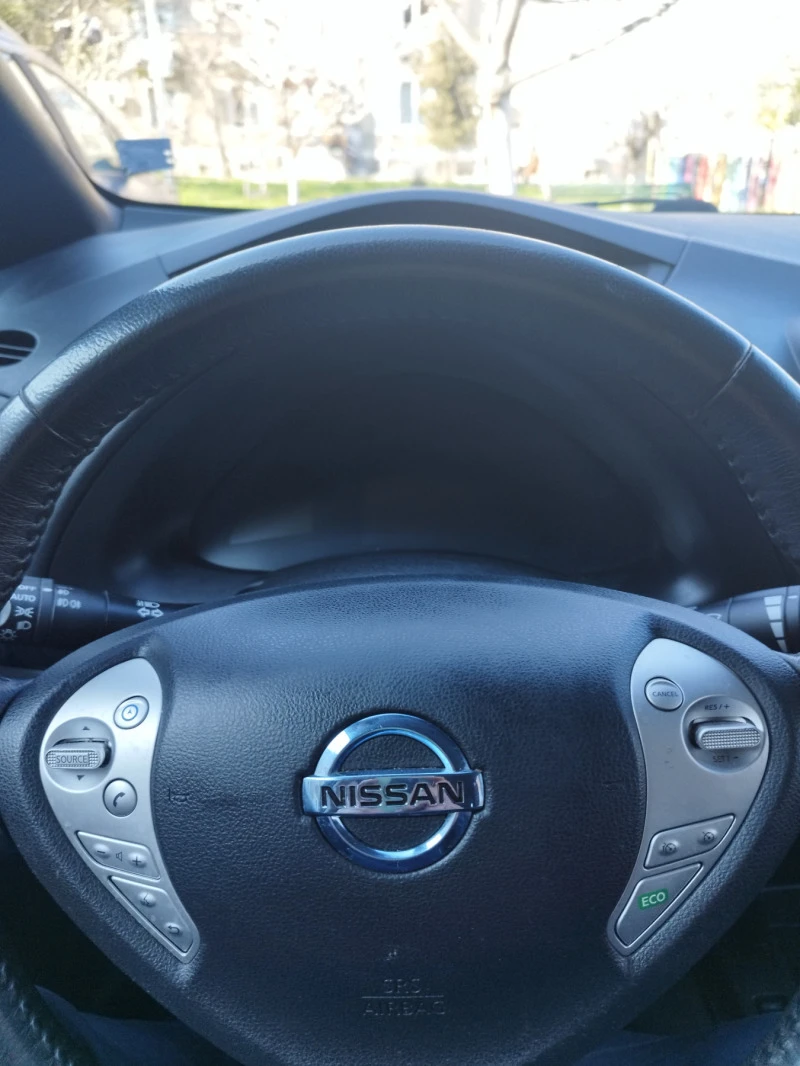 Nissan Leaf , снимка 13 - Автомобили и джипове - 46572598