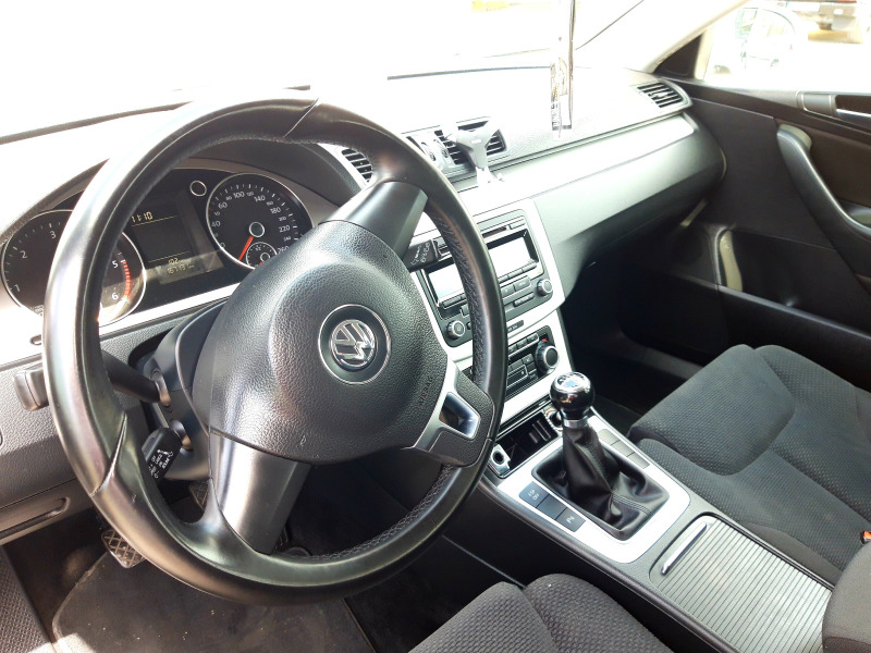 VW Passat 2.0TDI, снимка 9 - Автомобили и джипове - 46115872