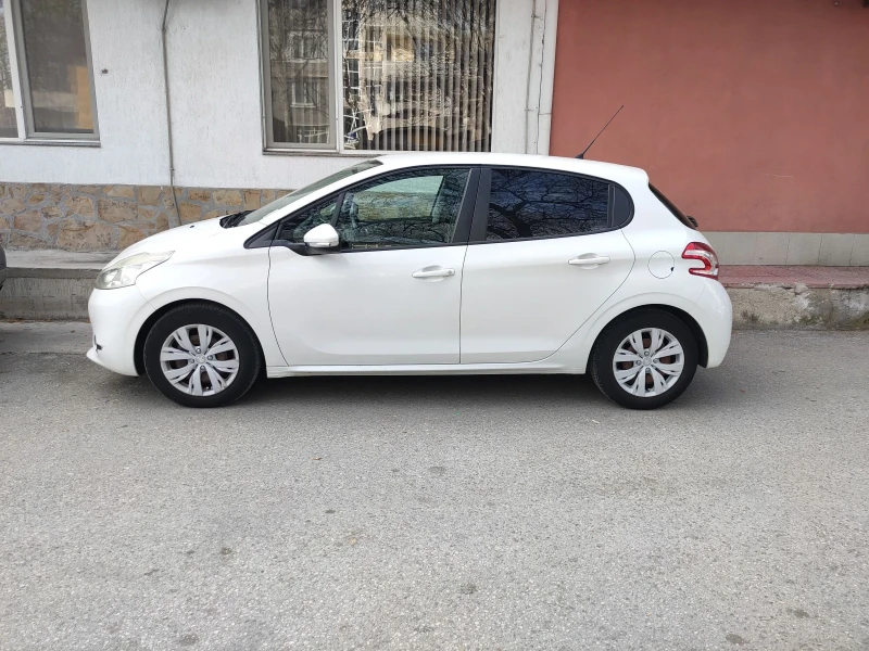 Peugeot 208, снимка 5 - Автомобили и джипове - 49493878