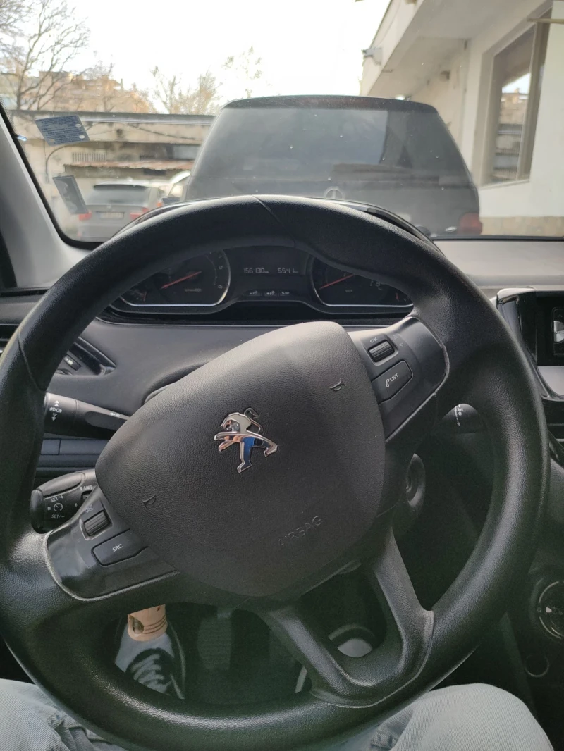 Peugeot 208, снимка 8 - Автомобили и джипове - 49493878