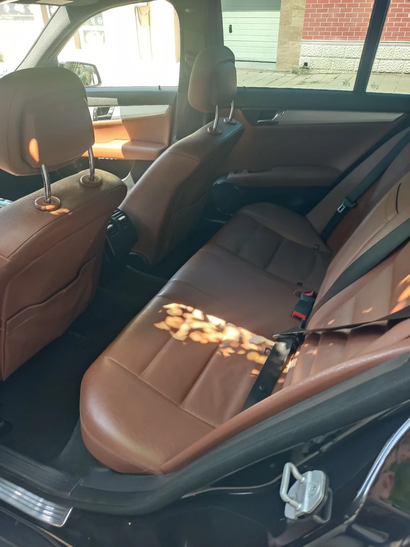 Mercedes-Benz C 220 CDI, снимка 6 - Автомобили и джипове - 52466332