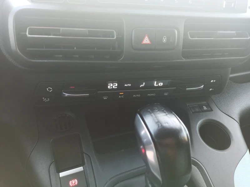 Citroen Berlingo 1.5, снимка 9 - Автомобили и джипове - 52882758