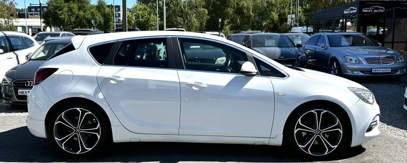 Opel Astra 2.0CDTI 194HP LANE ASSIST BiTURBO EURO5B, снимка 4 - Автомобили и джипове - 51757578