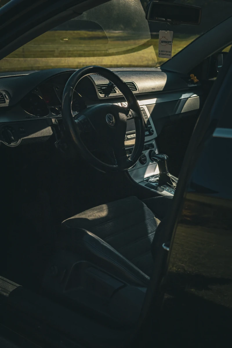 VW Passat 3.2 v6, снимка 11 - Автомобили и джипове - 52190861