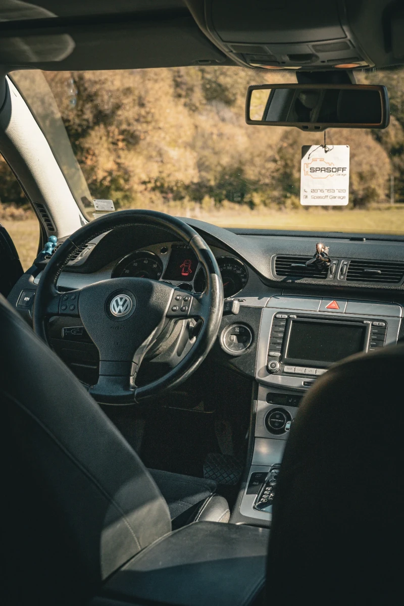 VW Passat 3.2 v6, снимка 13 - Автомобили и джипове - 52190861