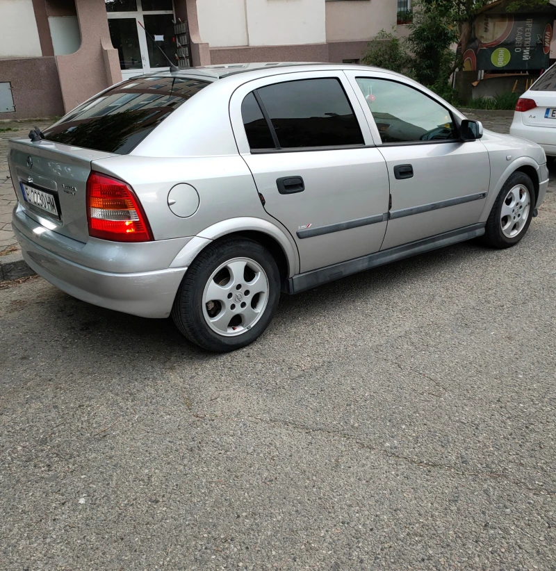Opel Astra 2.0 DTI, снимка 4 - Автомобили и джипове - 52877659