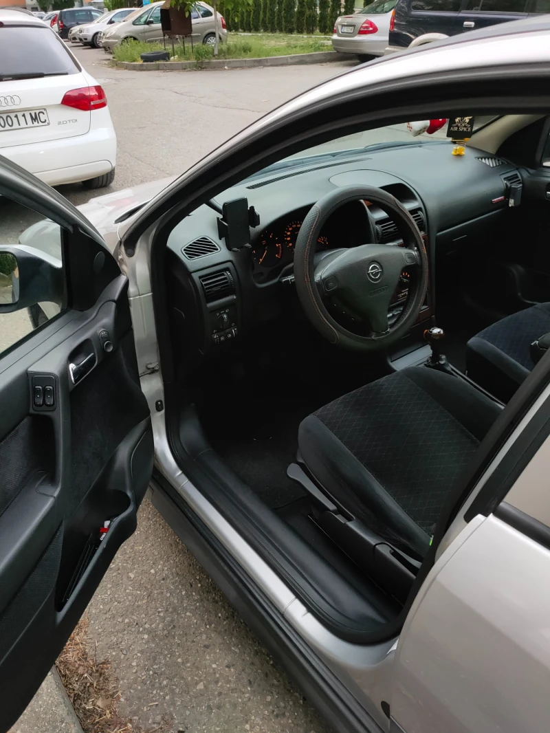 Opel Astra 2.0 DTI, снимка 10 - Автомобили и джипове - 52877659