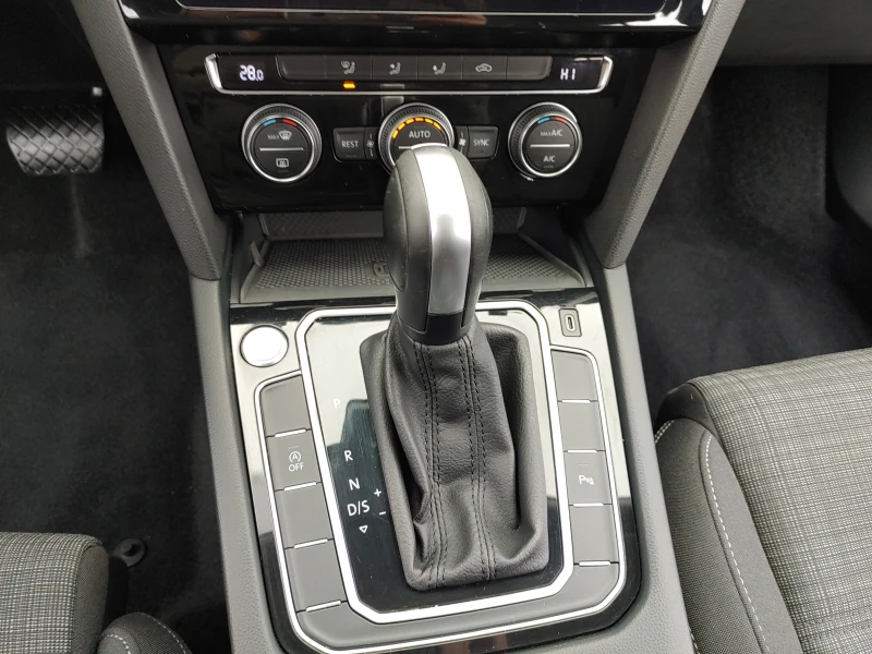 VW Passat Има видеоклип към обявата!, снимка 10 - Автомобили и джипове - 53523776