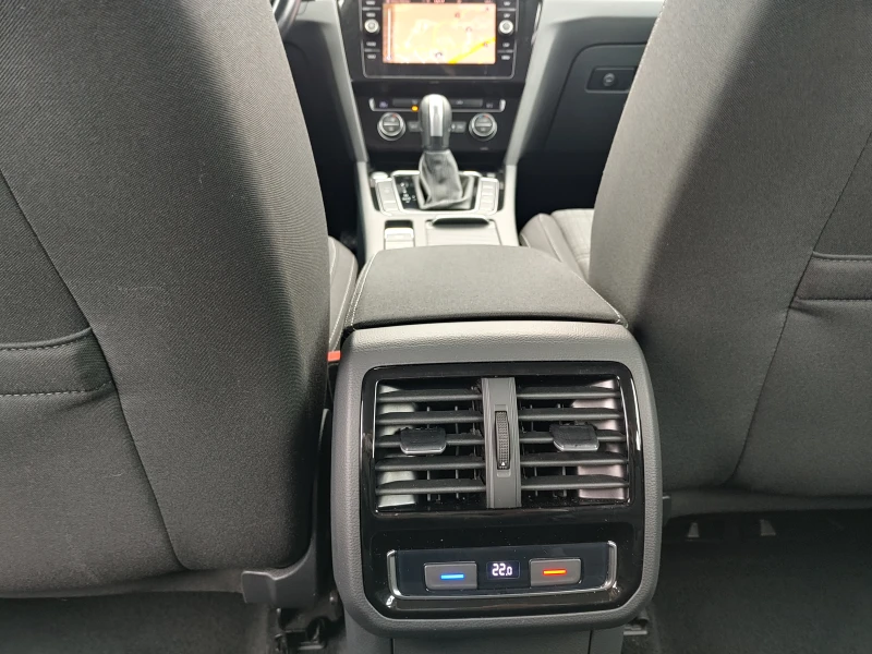 VW Passat Има видеоклип към обявата!, снимка 11 - Автомобили и джипове - 53523776