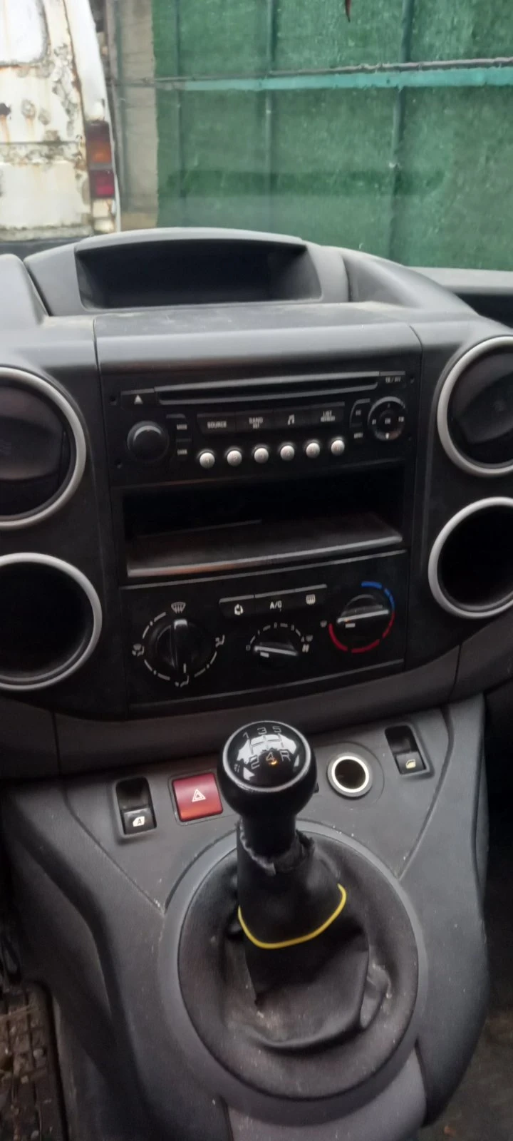 Peugeot Partner, снимка 8 - Автомобили и джипове - 52569779