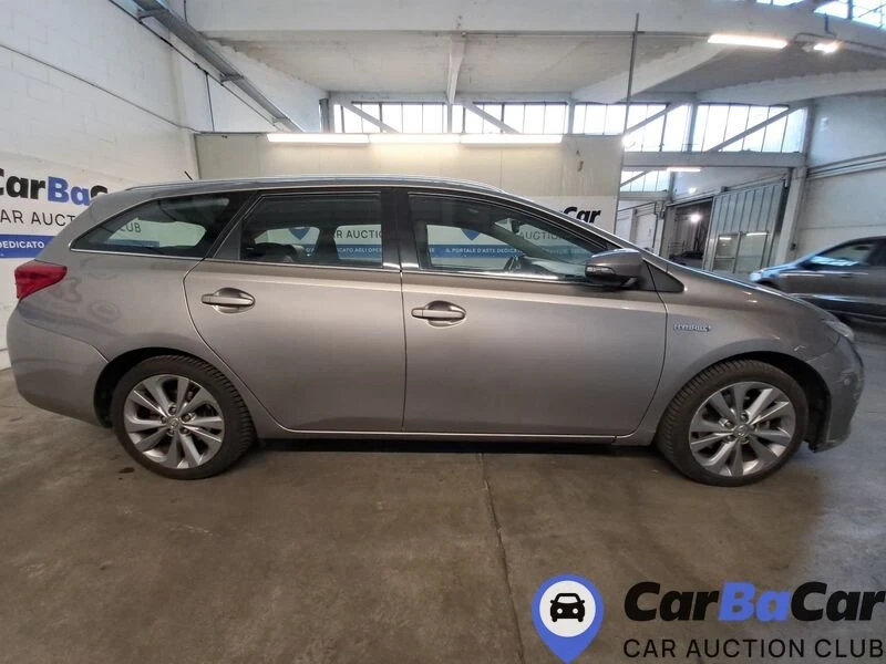 Toyota Auris Очакван внос 1.8 хибрид/бензин, снимка 4 - Автомобили и джипове - 53057506