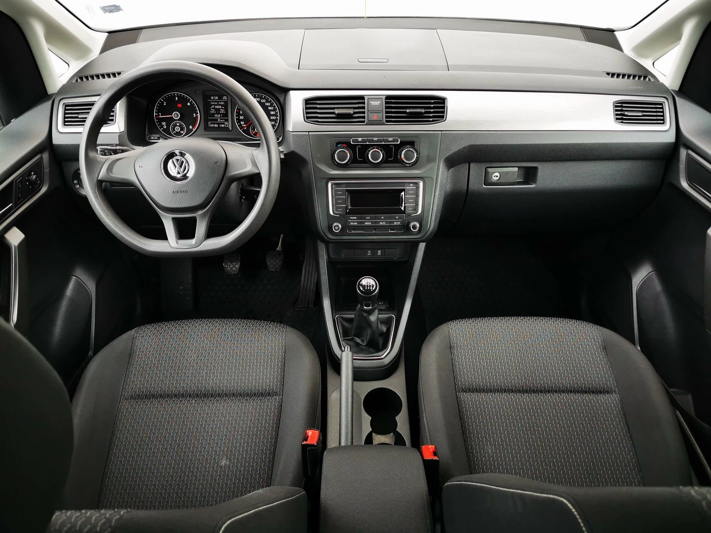 VW Caddy Trendline TDI 4MO BMT 7 места - изображение 4