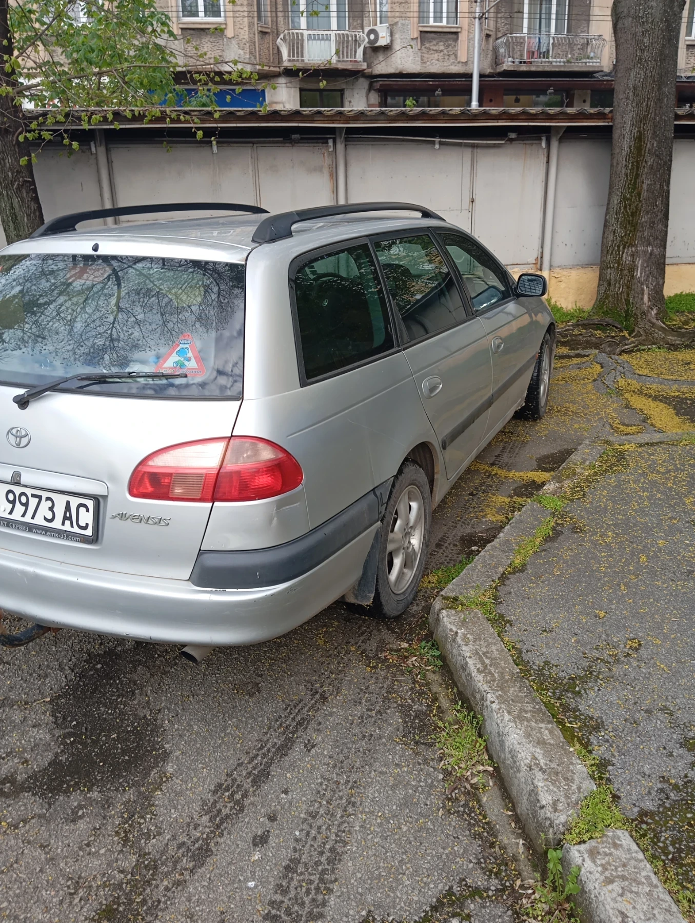 Toyota Avensis Комби  - изображение 4