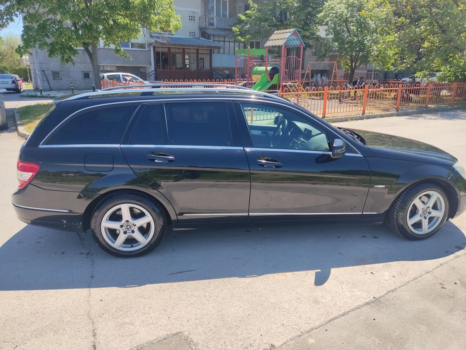 Mercedes-Benz C 220 CDI, снимка 5 - Автомобили и джипове - 53905369