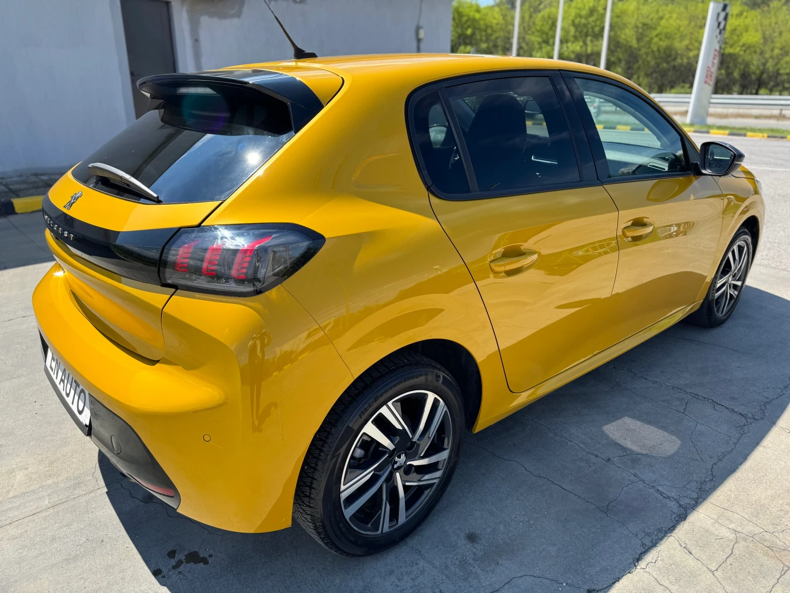 Peugeot 208 1.2* TURBO* 2022* 011 000 КМ*  - изображение 6