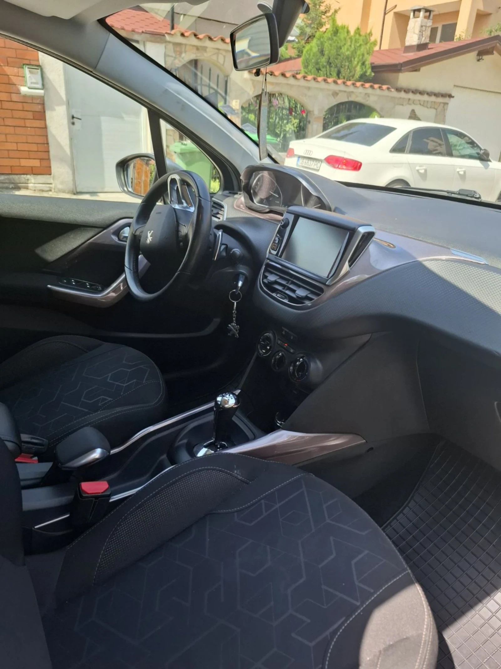 Peugeot 2008 eHDI AUTOMATIC  - изображение 9