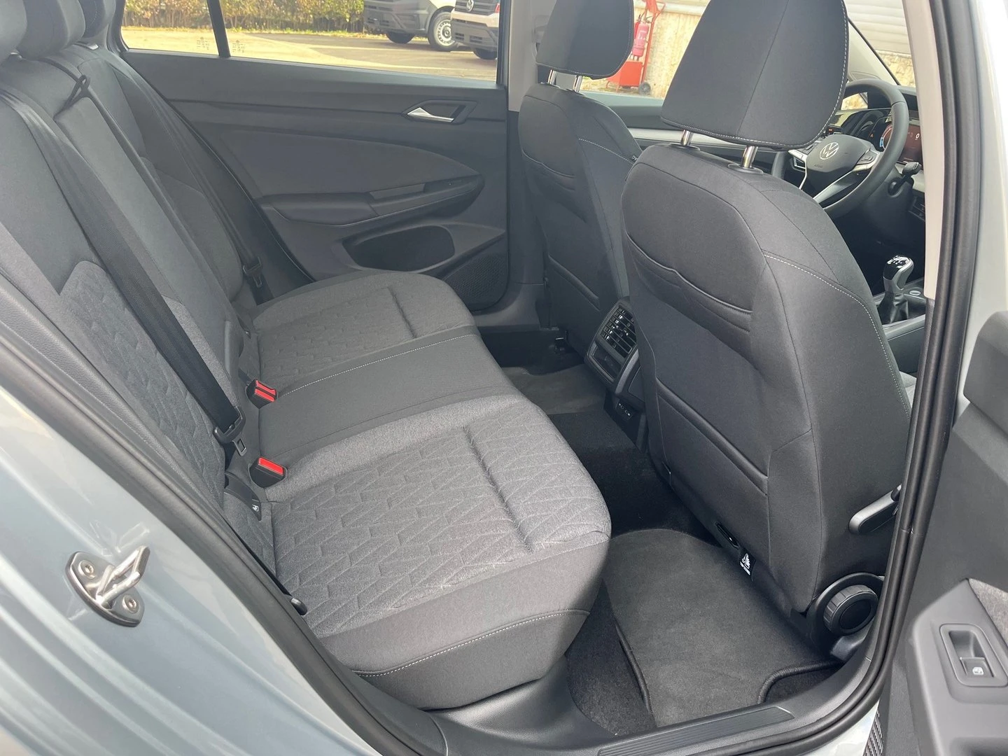 VW Golf Variant 8 Life PLUS 2.0 TDI SCR - изображение 7