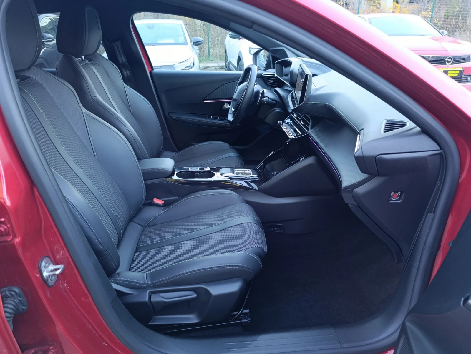 Peugeot 208 GT 1.2 100 . | Mobile.bg   13