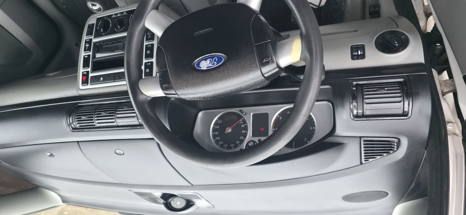 Ford Galaxy  - изображение 8