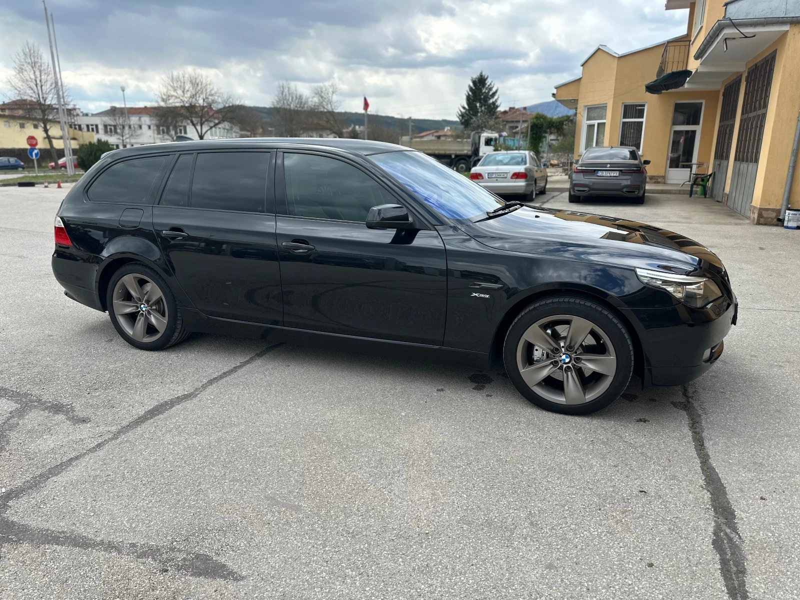 BMW 530 530d Xdrive  - изображение 2