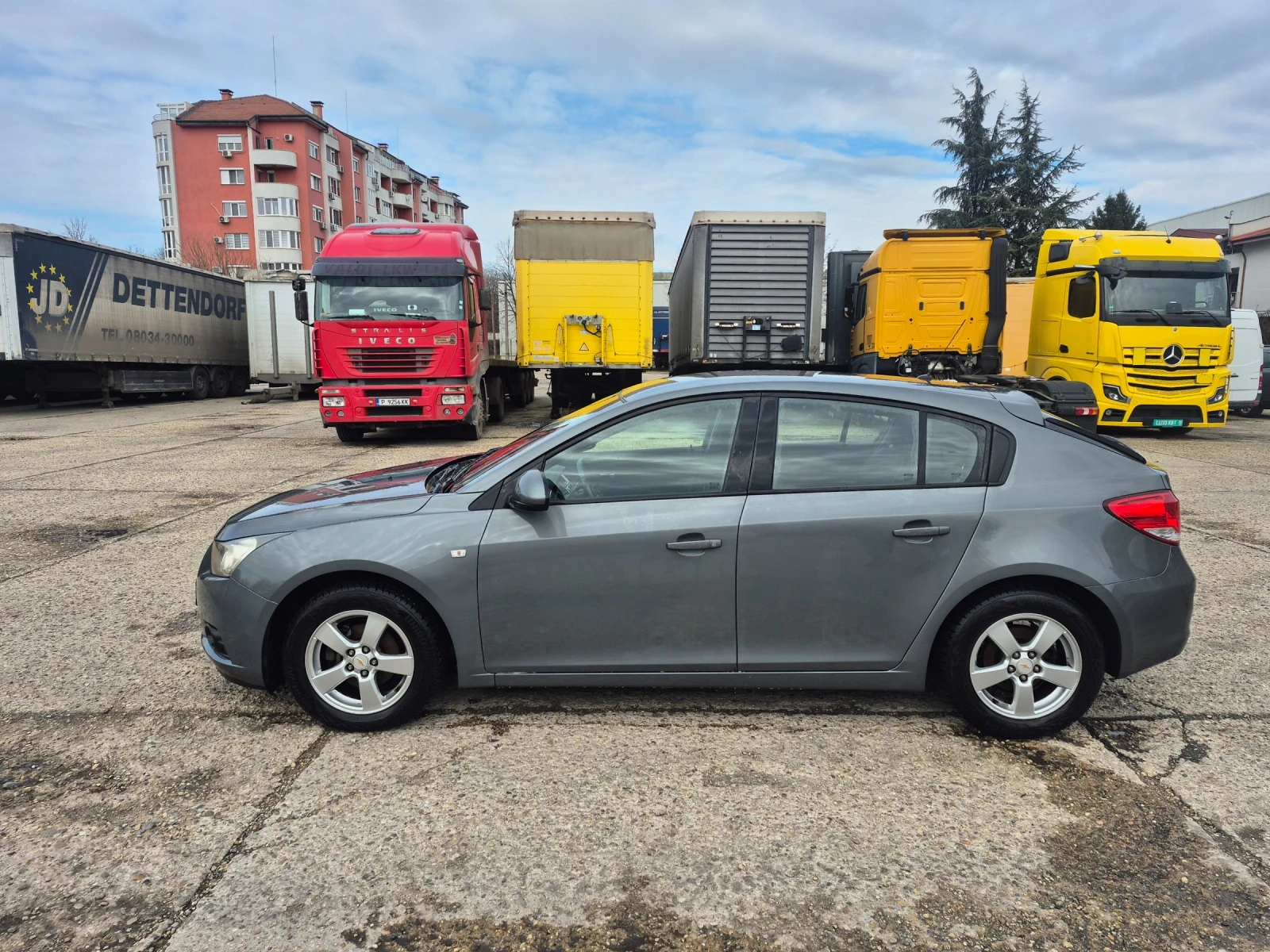 Chevrolet Cruze 1.6  ГАЗ + БЕНЗИН , снимка 2 - Автомобили и джипове - 54119296
