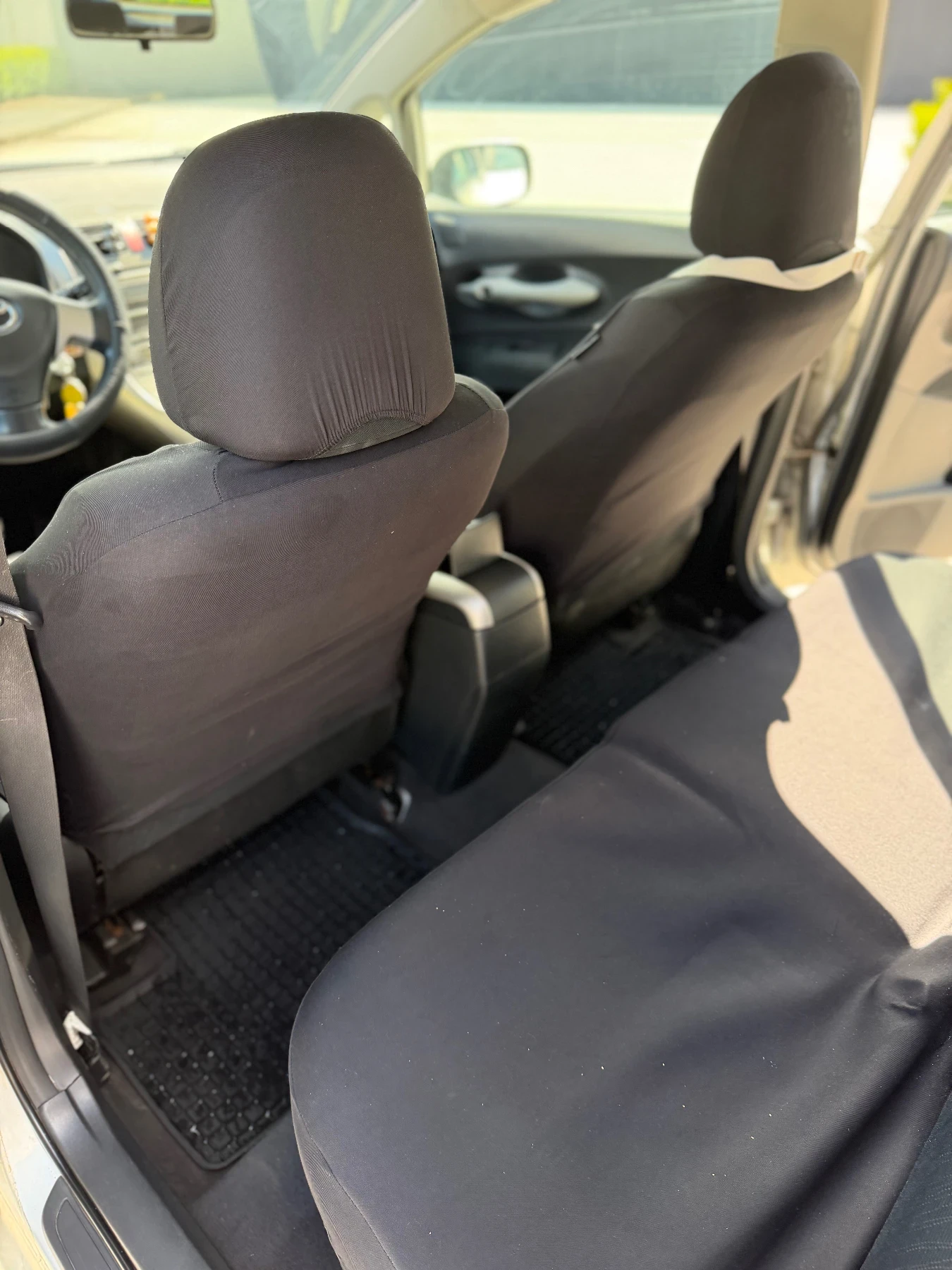 Toyota Auris 1, 4 D4D, 90hp, снимка 12 - Автомобили и джипове - 54414996