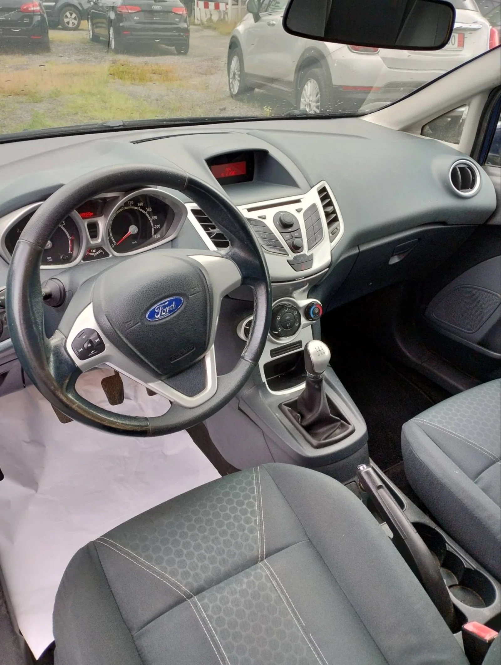 Ford Fiesta 1.6 BENZIN , снимка 12 - Автомобили и джипове - 54879868